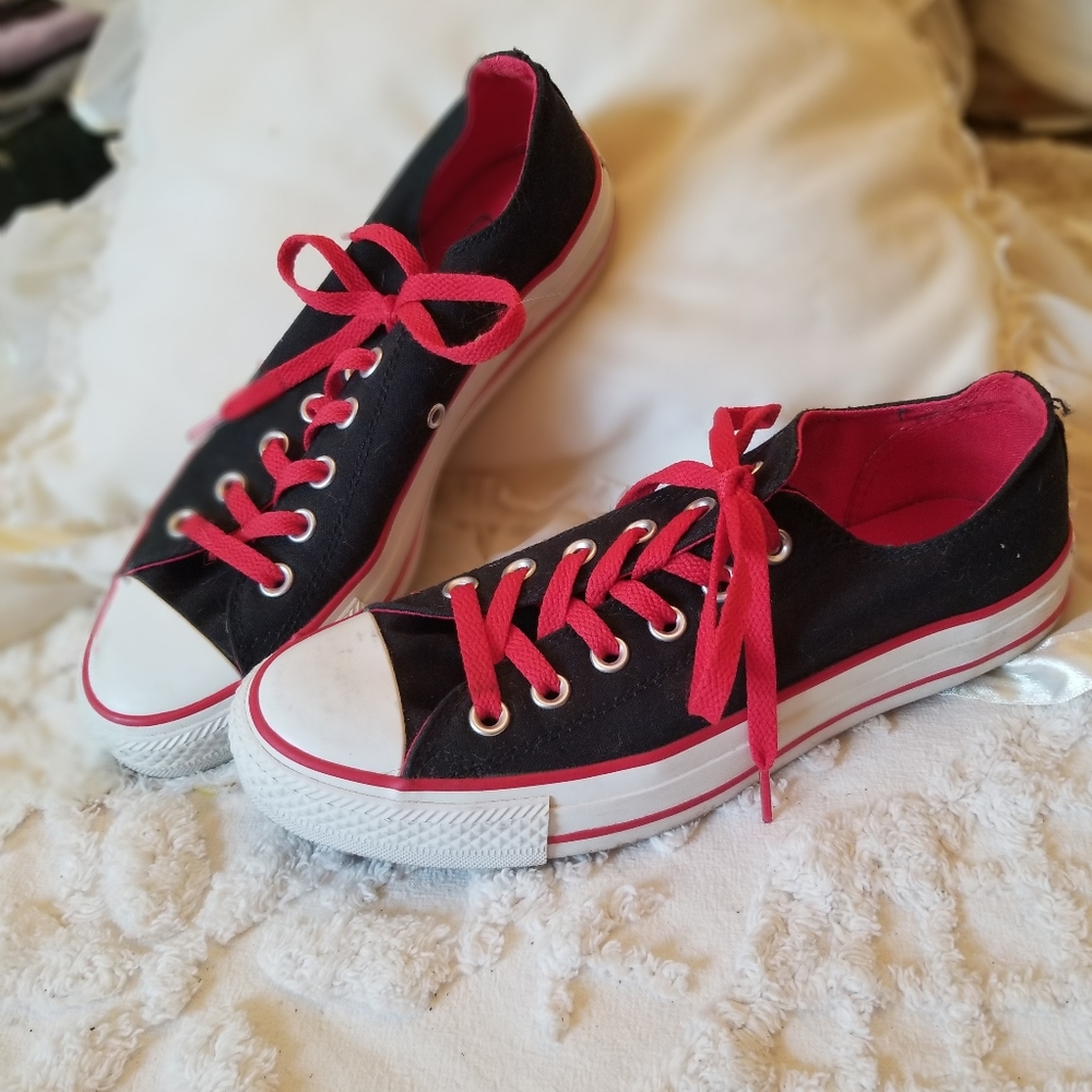 Black Red Converse
